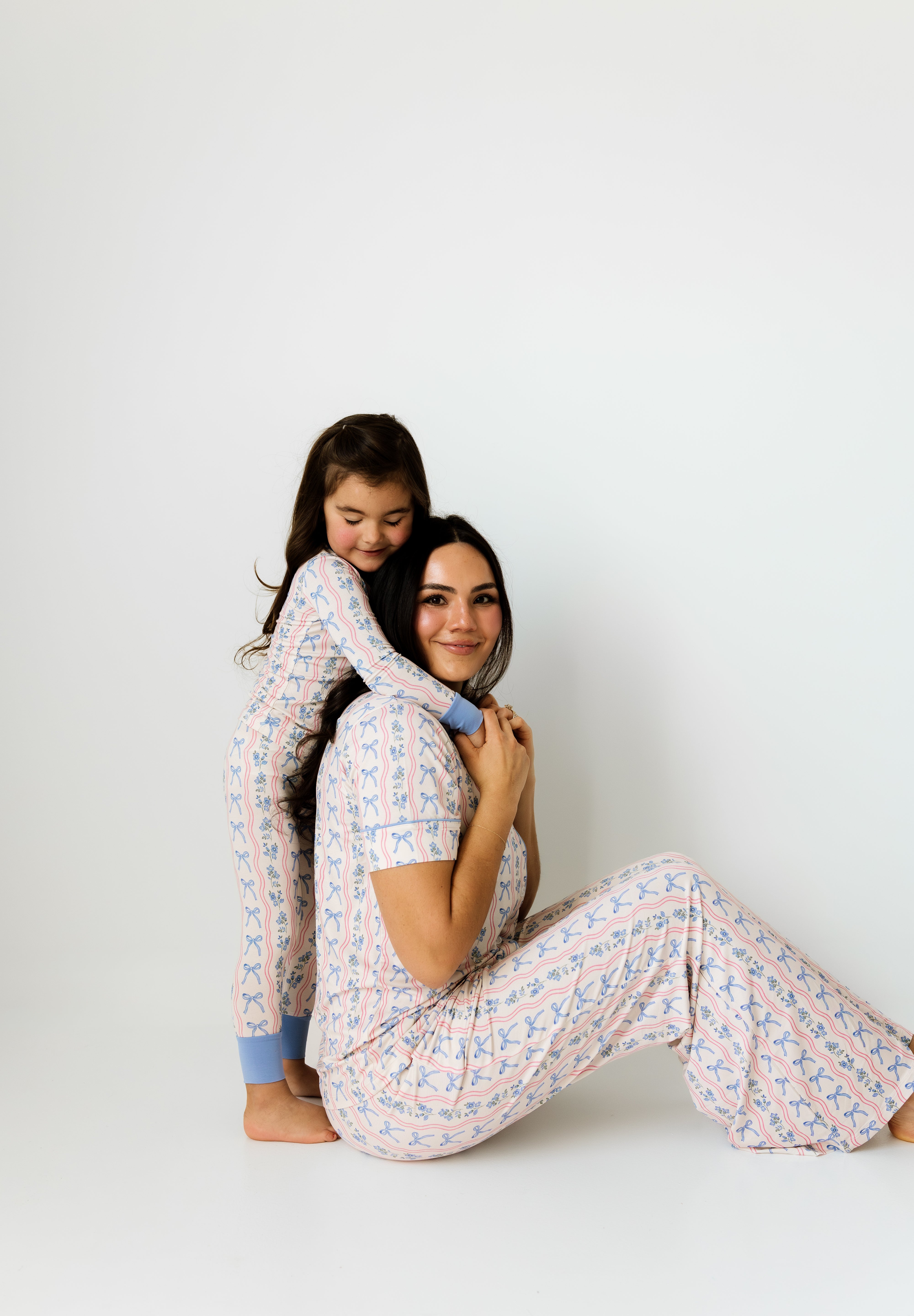 Amelia Bow Women's Set