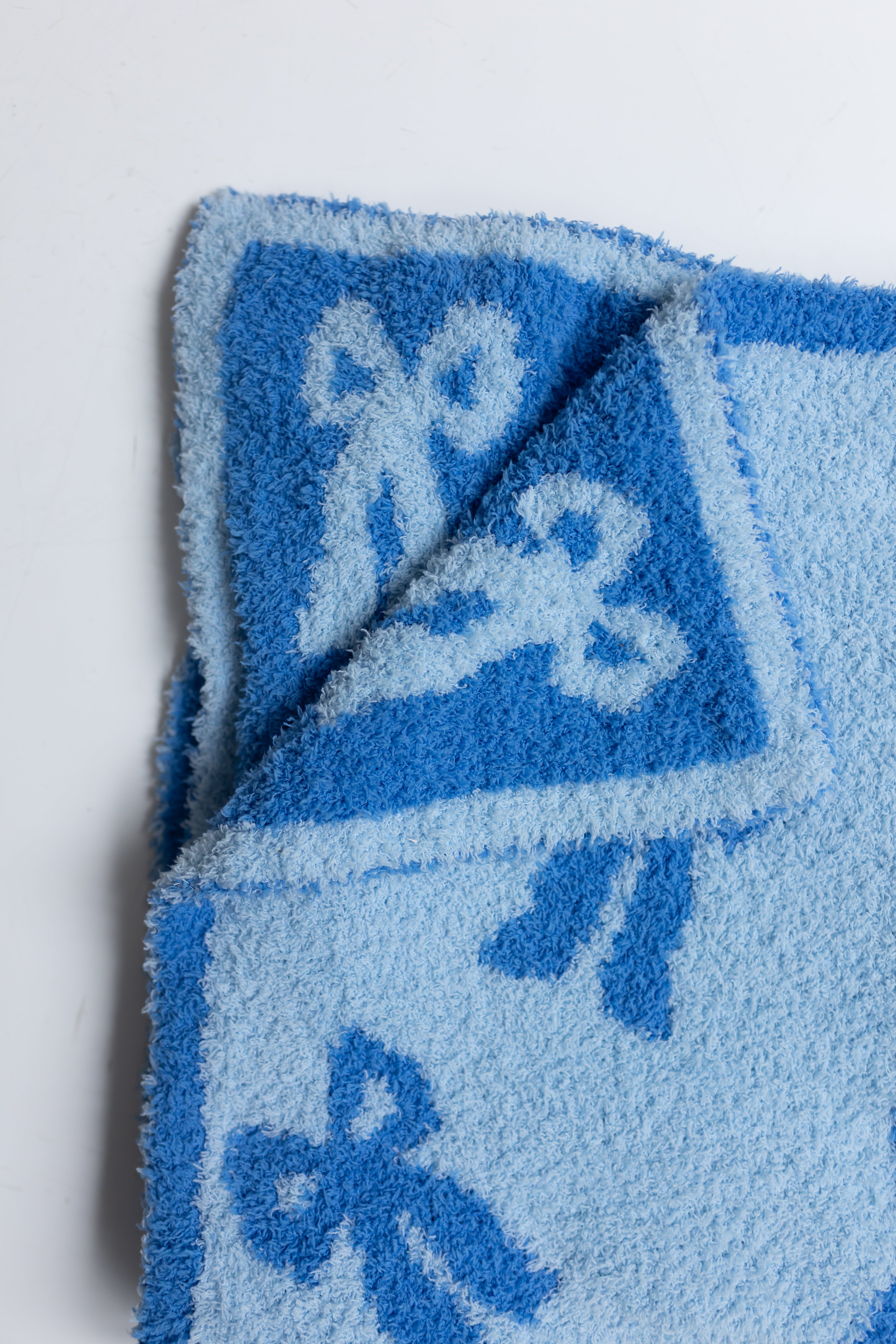 Blue Bow Plush Blanket
