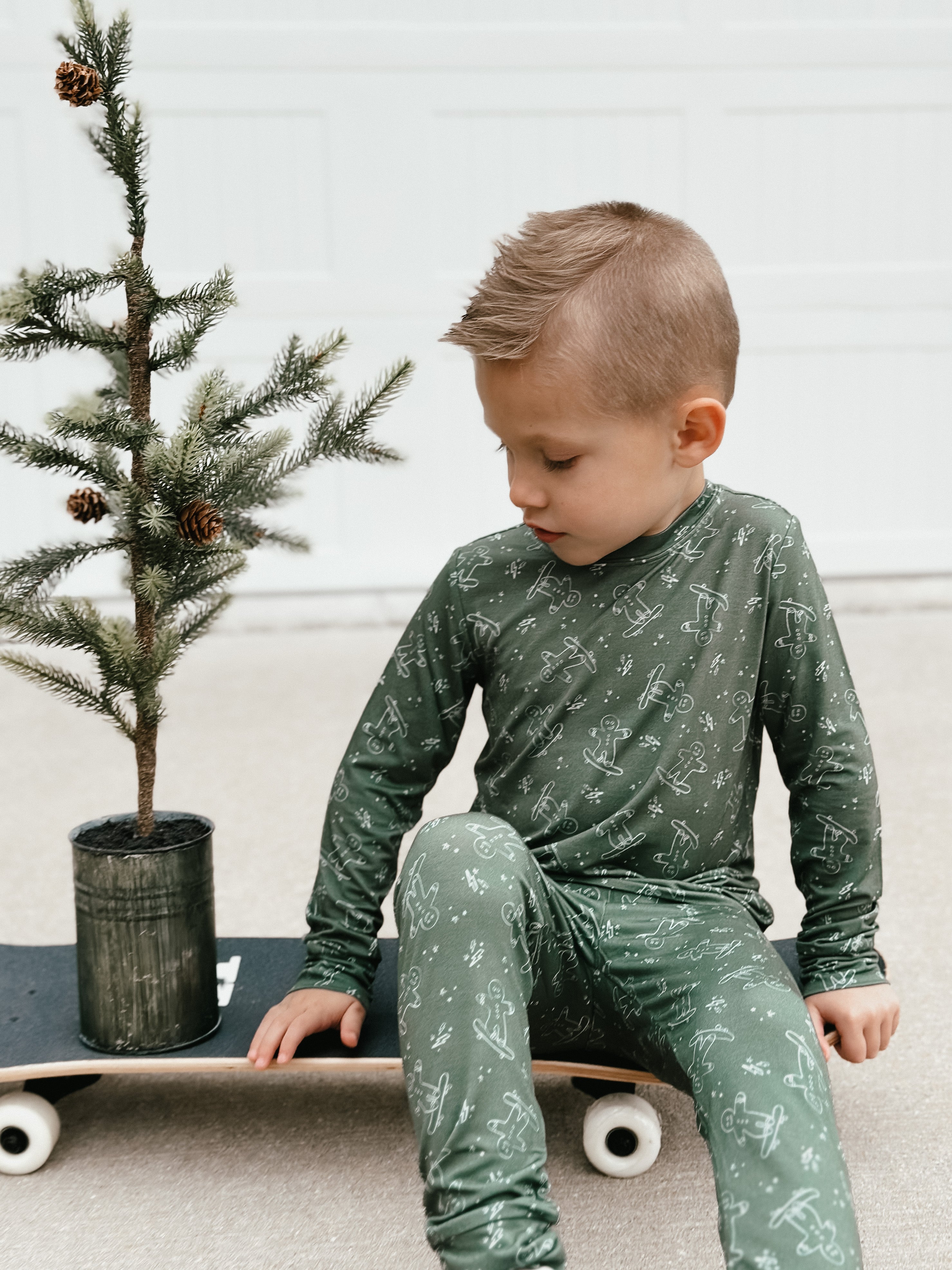 Skater Gingerbread Man Two Piece Set