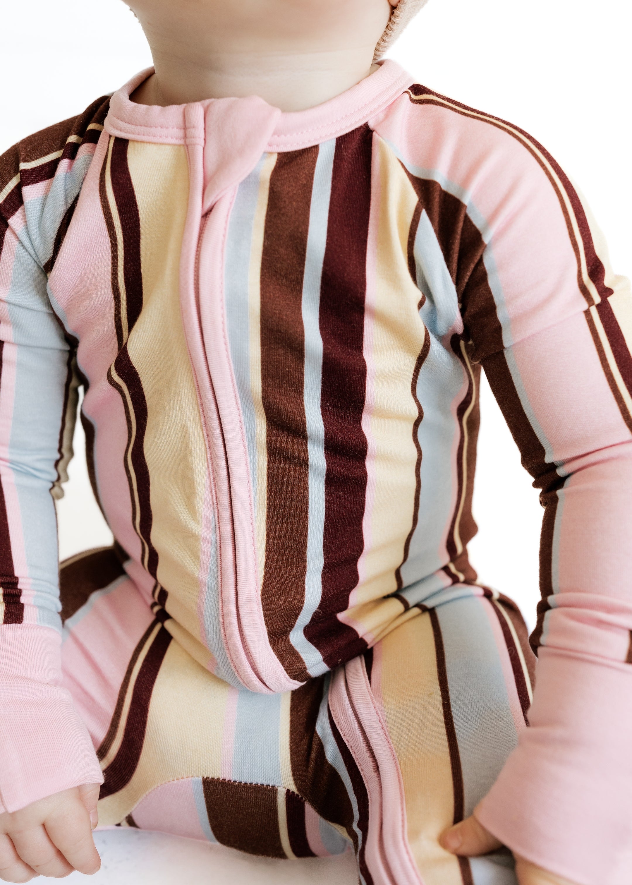 PDP-CapriStripe-Zipper-2_2x_78cee059-adac-4fca-96d3-ccff8de19d1a.jpg