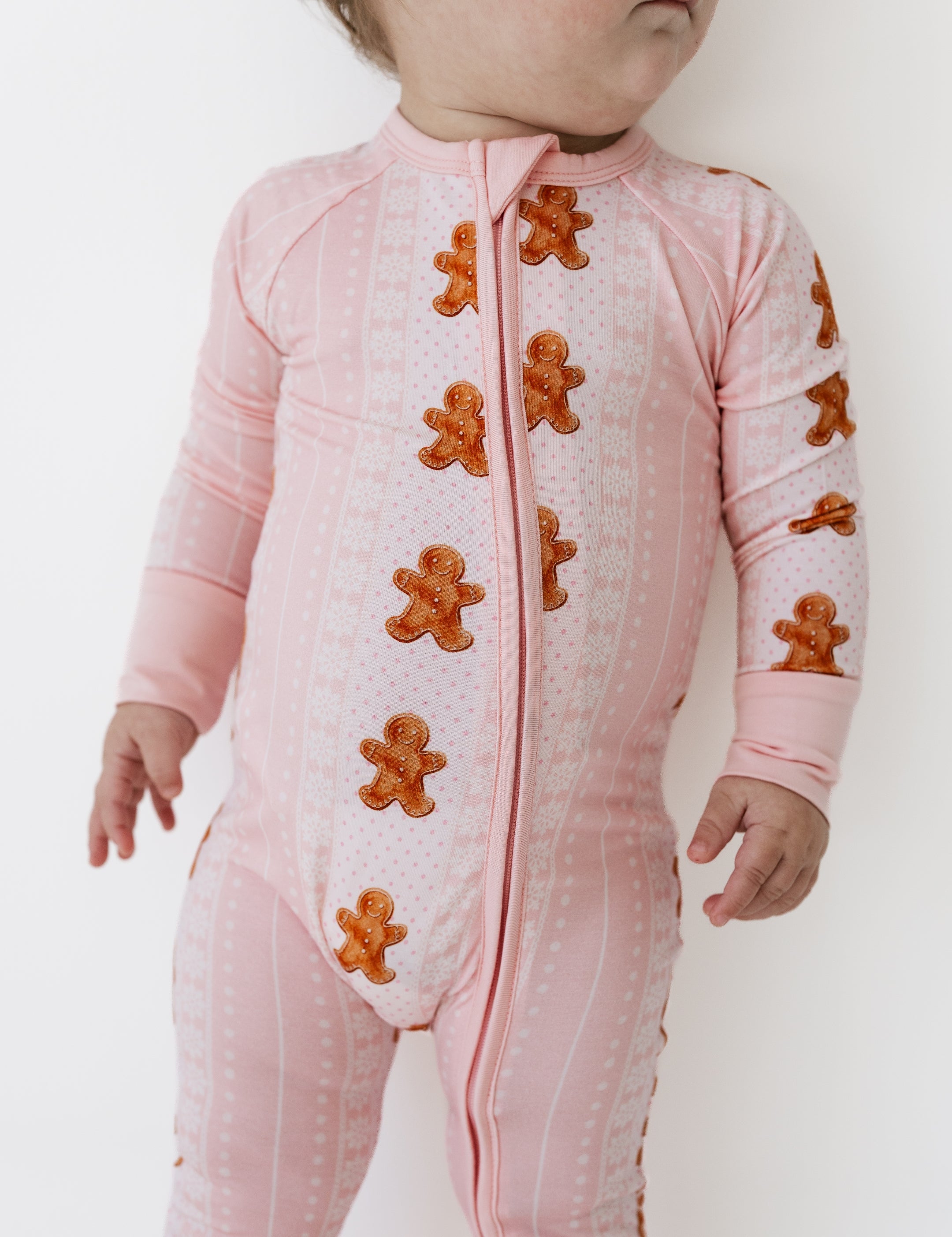 PDP-GingerbreadCookie-Zipper-2_2x_b2e63322-4747-47a3-94df-048fb14dbf8d.jpg