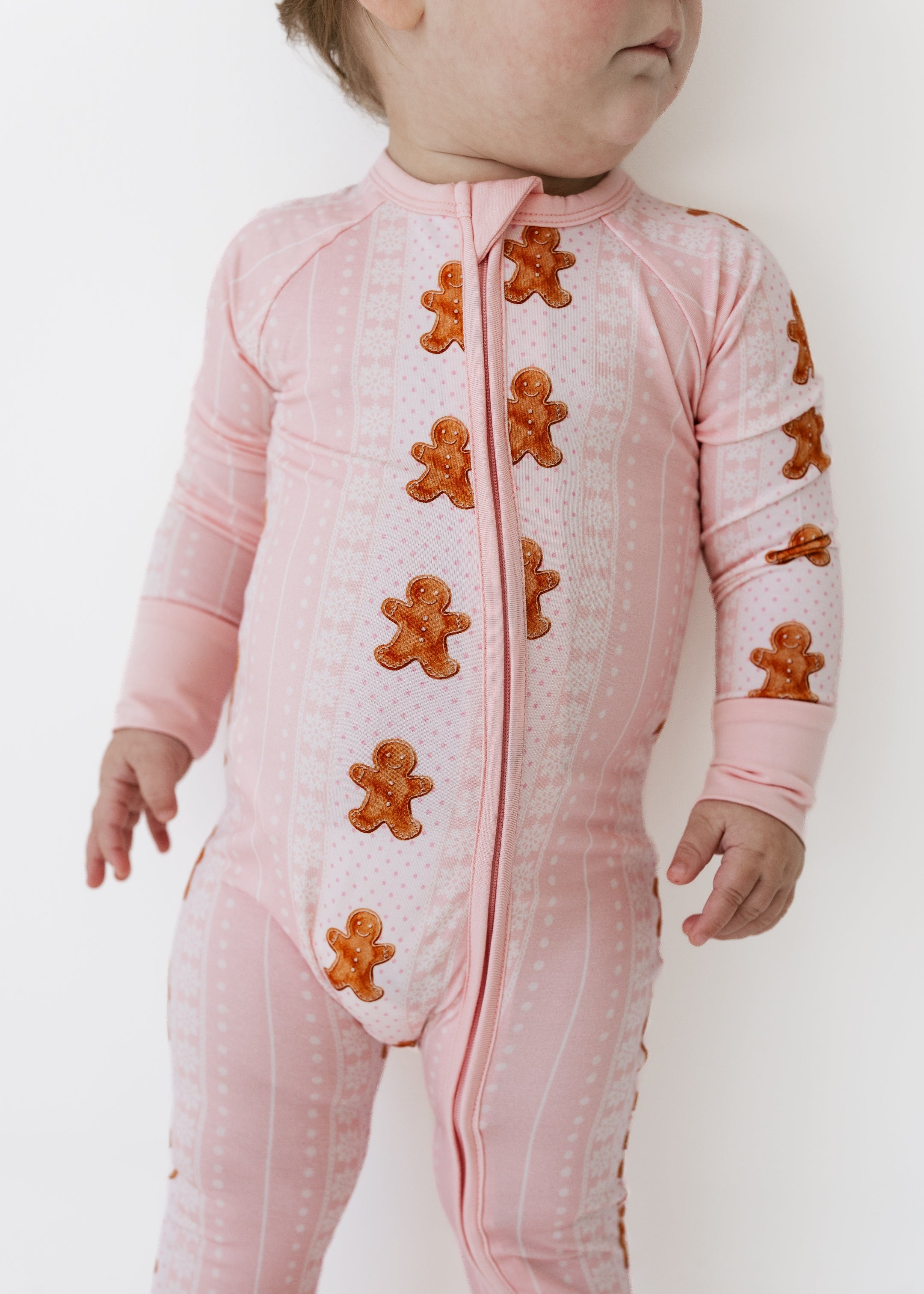 PDP-GingerbreadCookie-Zipper-2_2x_b2e63322-4747-47a3-94df-048fb14dbf8d.jpg