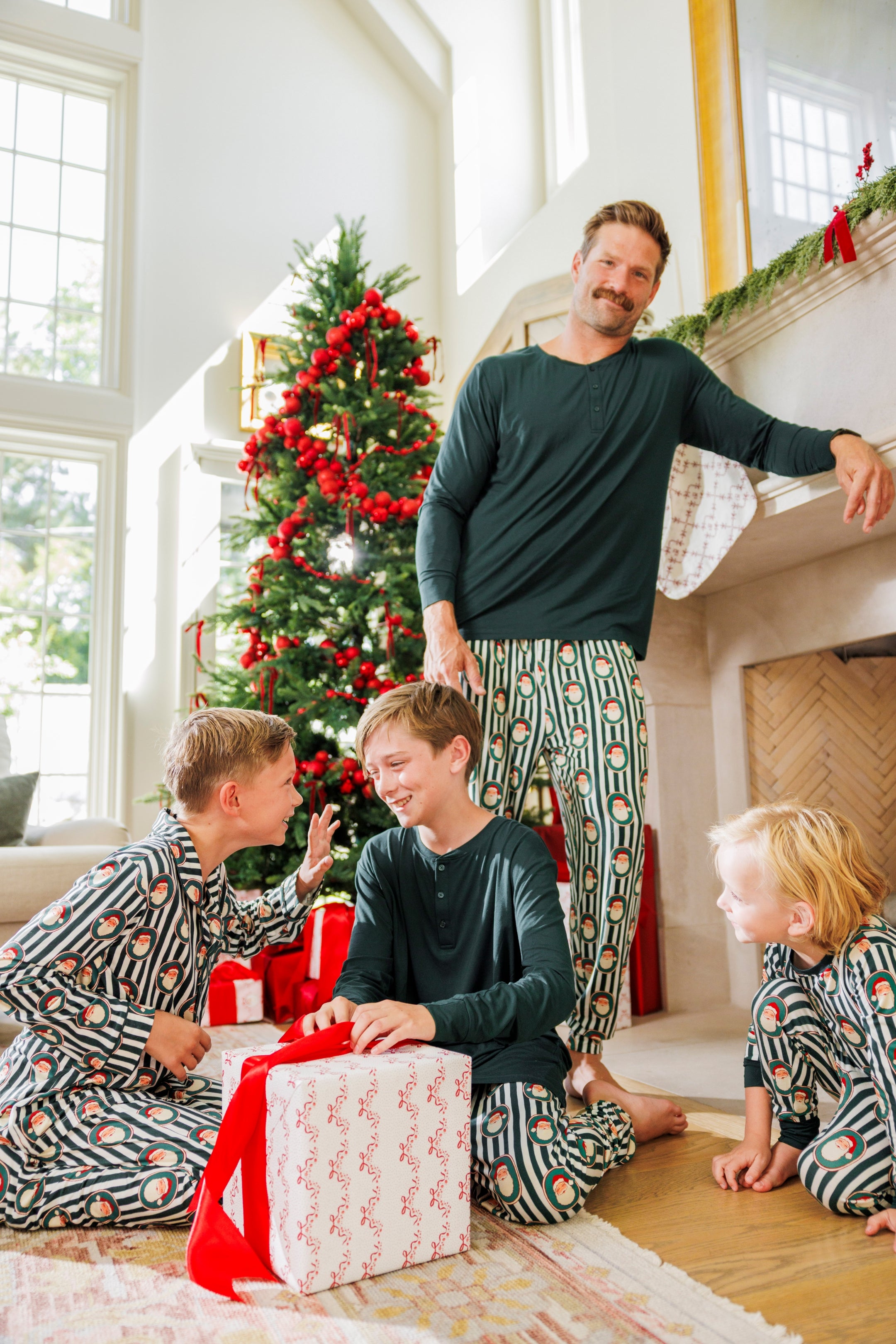 Green Santa Claus Lane Men's Top