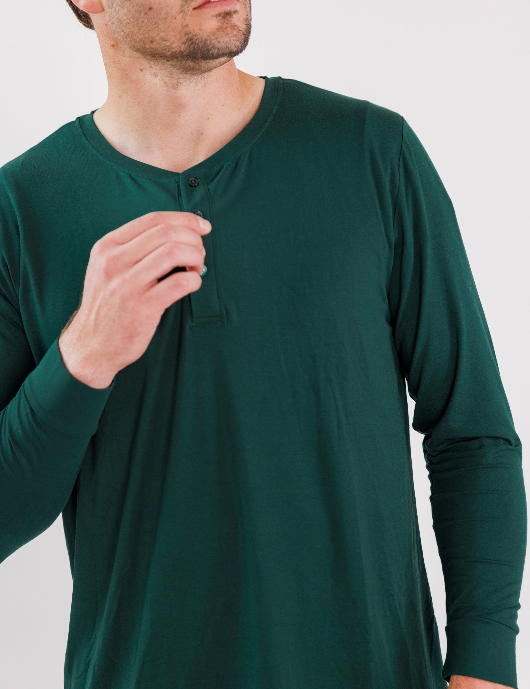 PDP-GreenSanta-MensTop_2x_ba5de4de-ae13-44c6-b8b0-31f74a2b899f.jpg