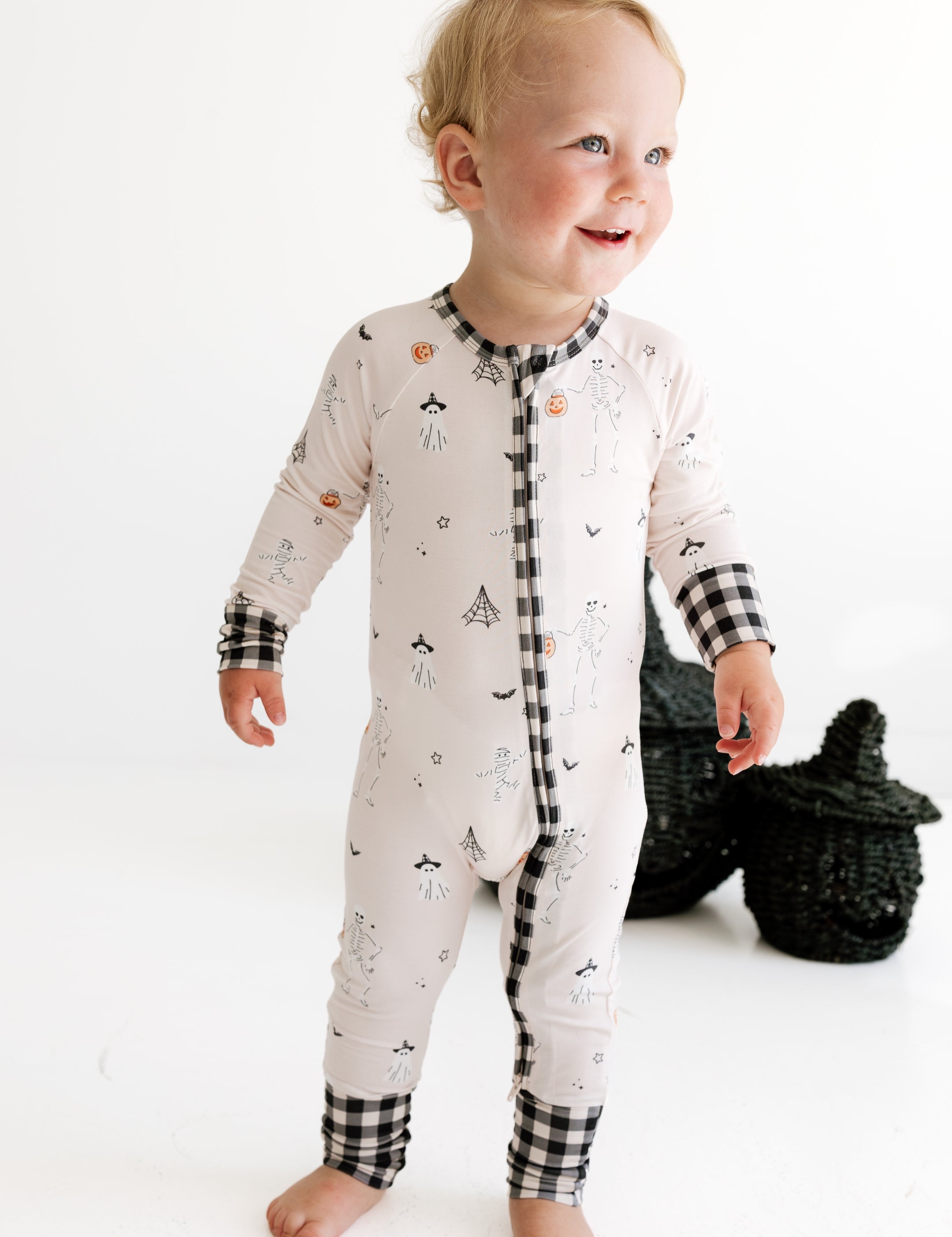 PDP-HAL-LittleBooCrew-Zipper2_2x_76e11ca1-d0d0-41ee-9dbf-6028f54e6f72.jpg