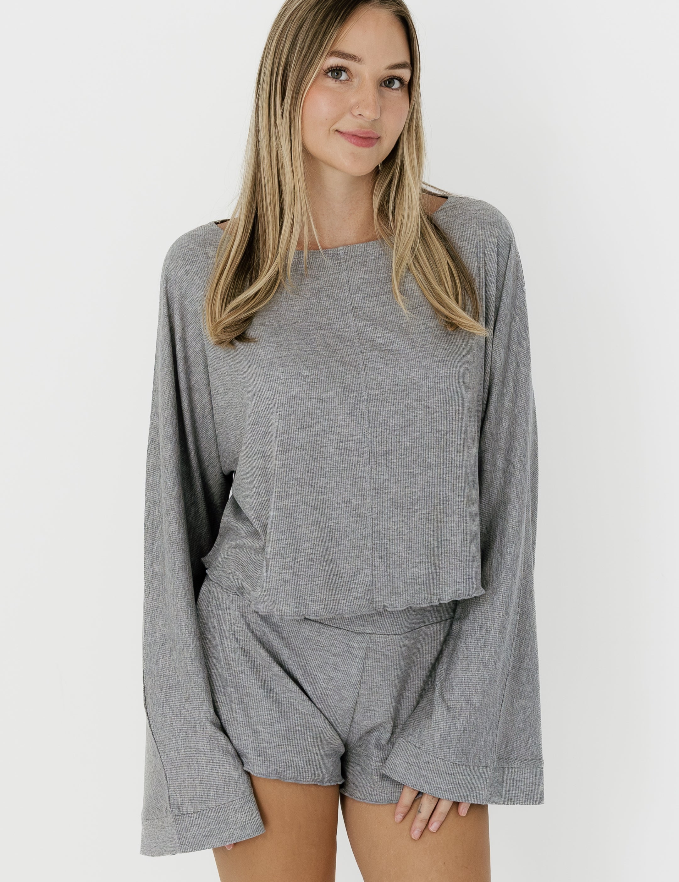 PDP-HudsonGray-RelaxedWomens1_2x_ef14d667-9a8d-45f8-ab7e-19715daef2c9.jpg