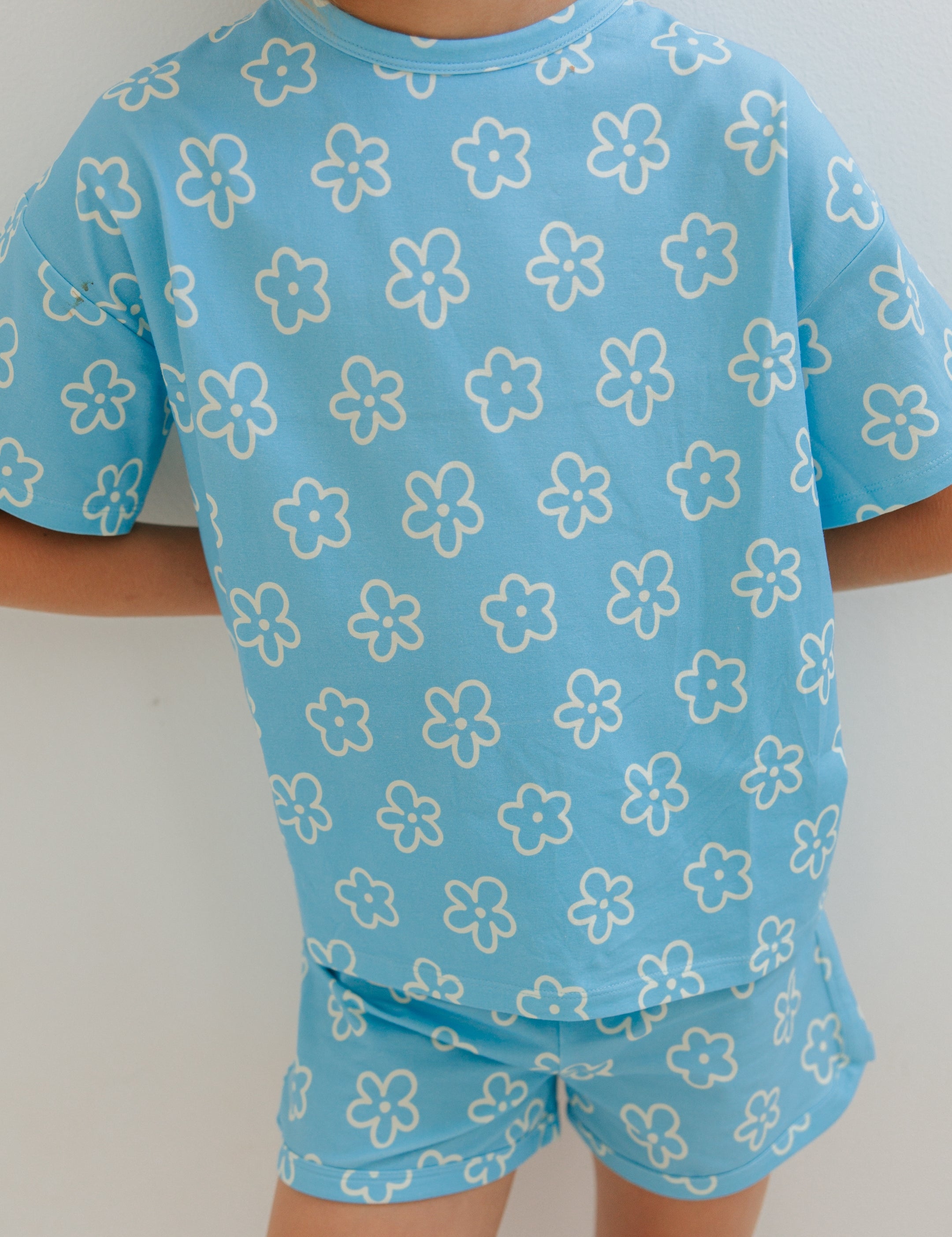 PDP-KL-BlueYellowFlower-Daywear-2_2x_cfd4ef4a-b468-4bb8-b5b5-86ea40470841.jpg