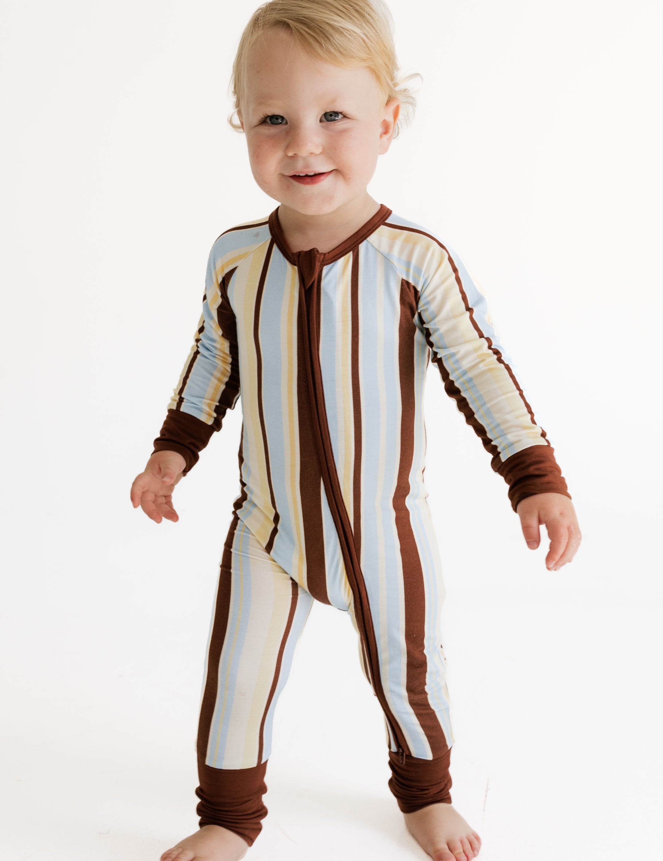 PDP-LeoStripe-Zipper-1_2x_479721f0-8c36-4cf8-a5a6-5ece6eeb724e.jpg