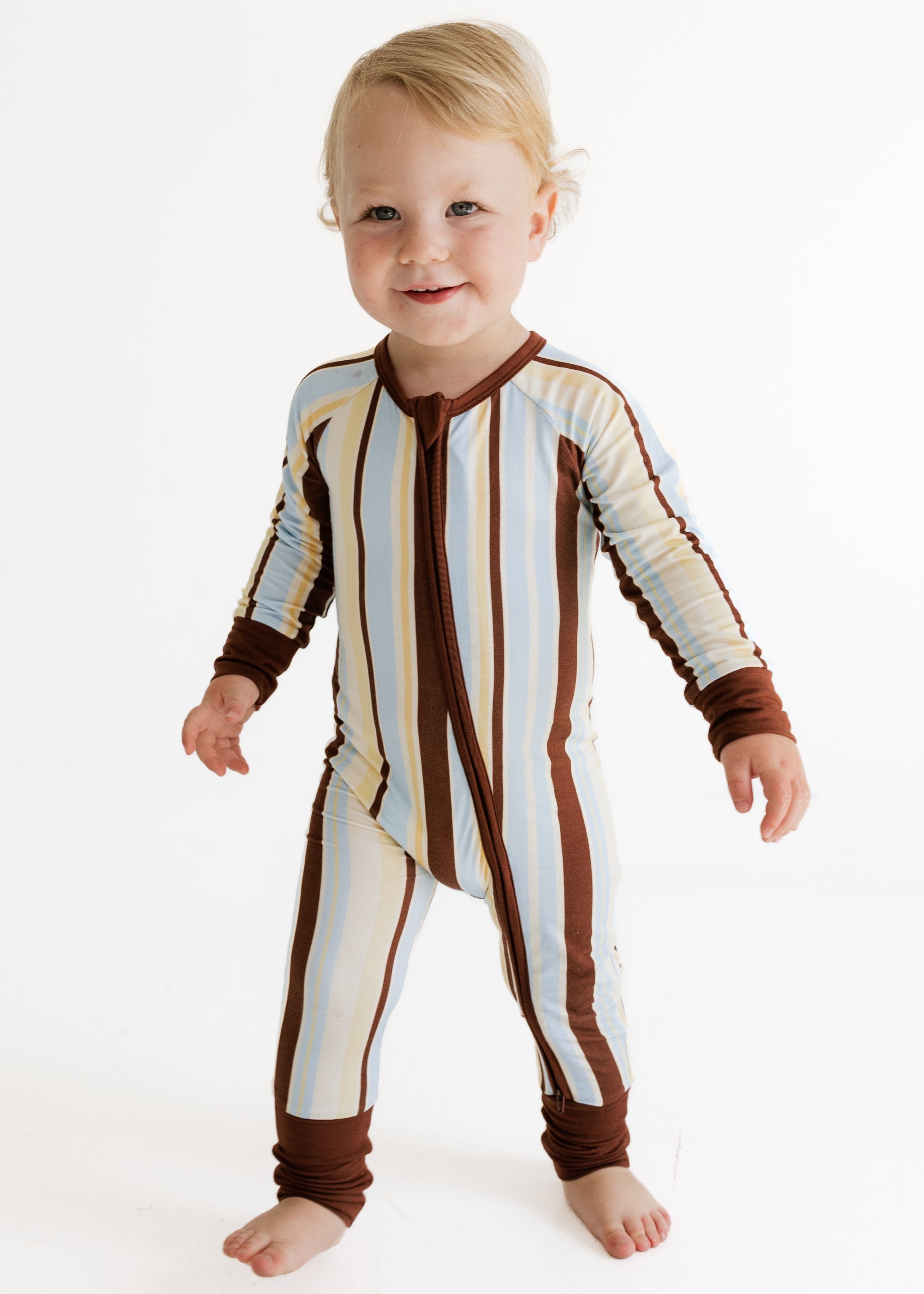 PDP-LeoStripe-Zipper-1_2x_479721f0-8c36-4cf8-a5a6-5ece6eeb724e.jpg