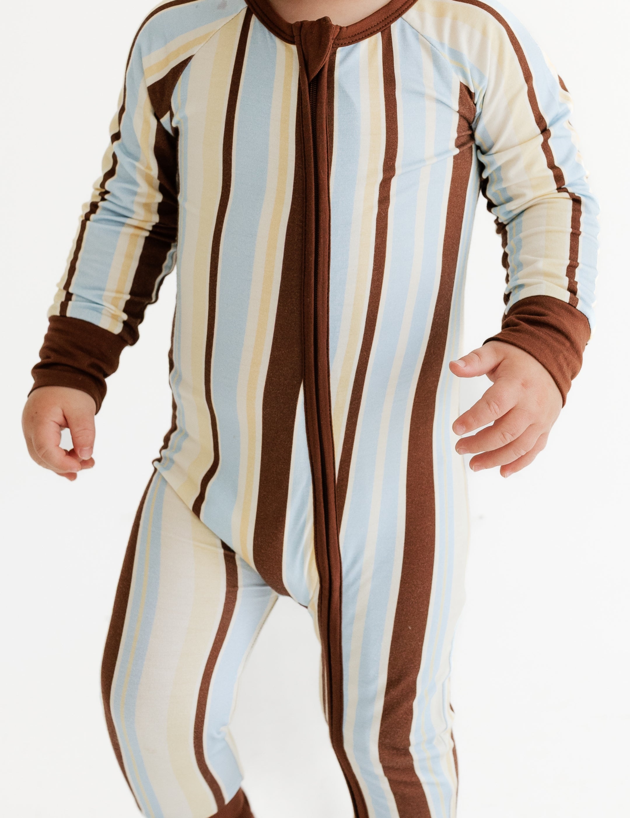 PDP-LeoStripe-Zipper-2_2x_5980f1ca-948a-4b95-ab61-4115af311769.jpg