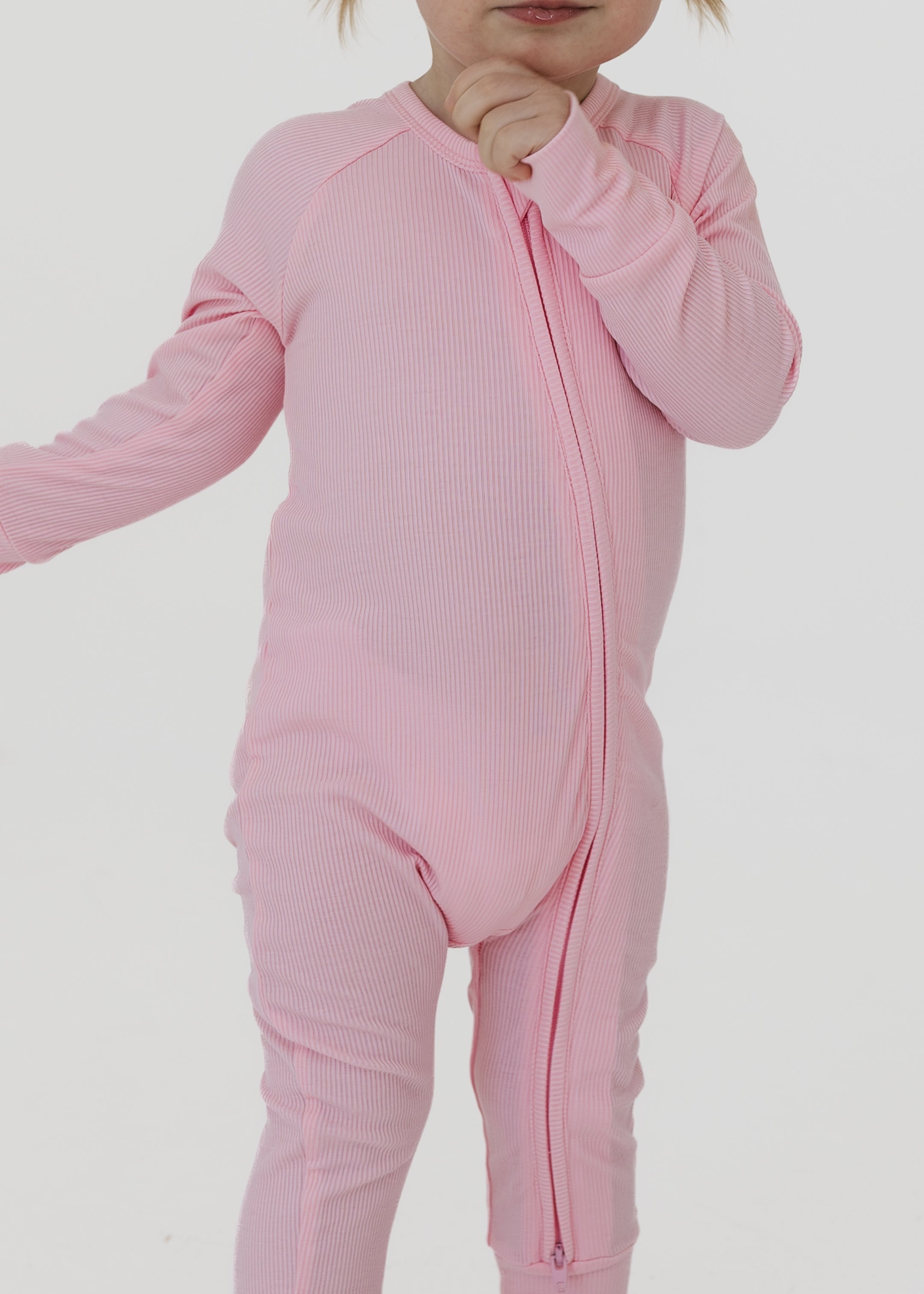 PDP-MercerPink-Zipper2_2x_65a09d8d-23df-4173-8ae9-8fbf1cd4db07.jpg