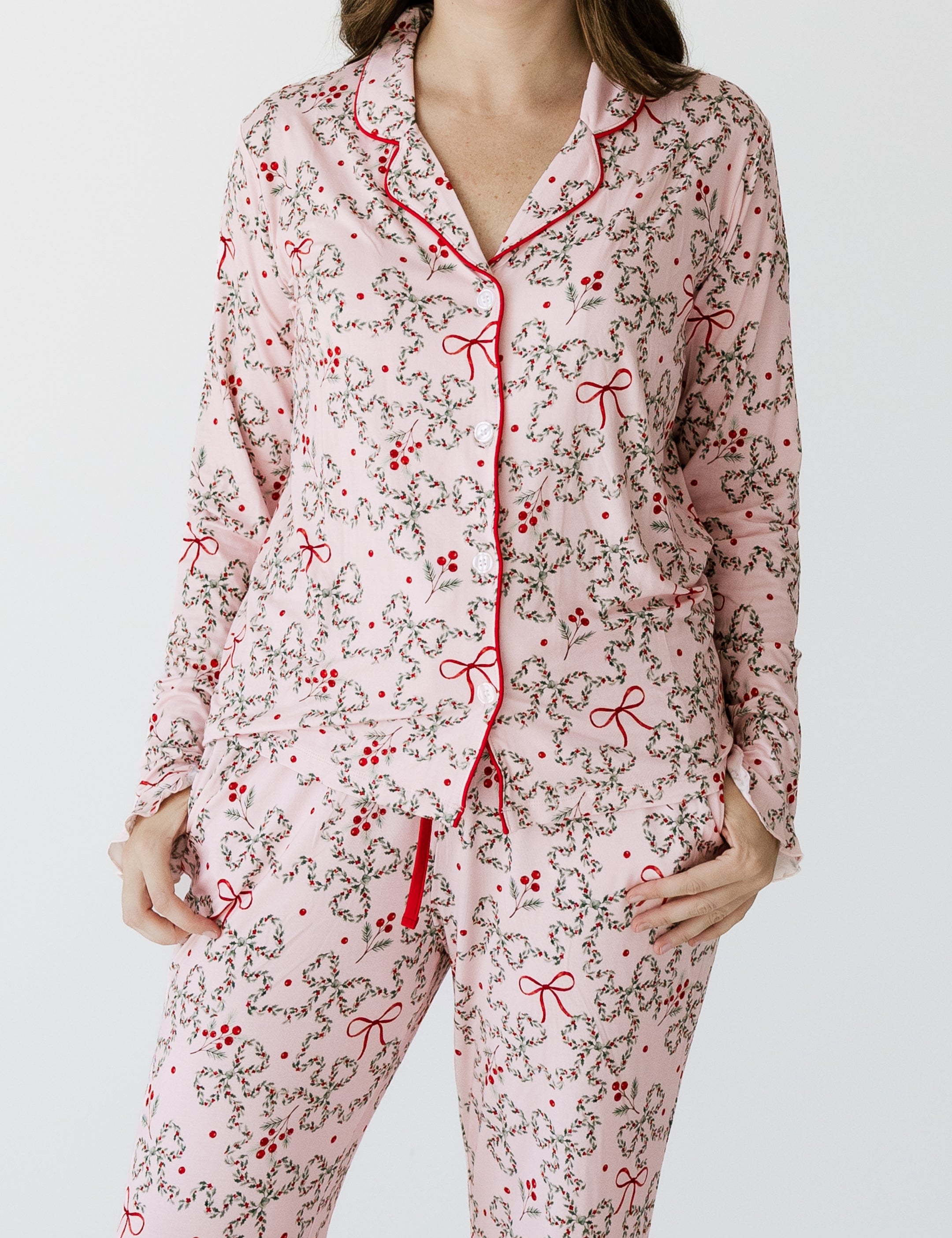 PDP-MistletoeBows-Womens-2_2x_16dddd0c-2b65-4f06-9522-b14a3a0fff50.jpg