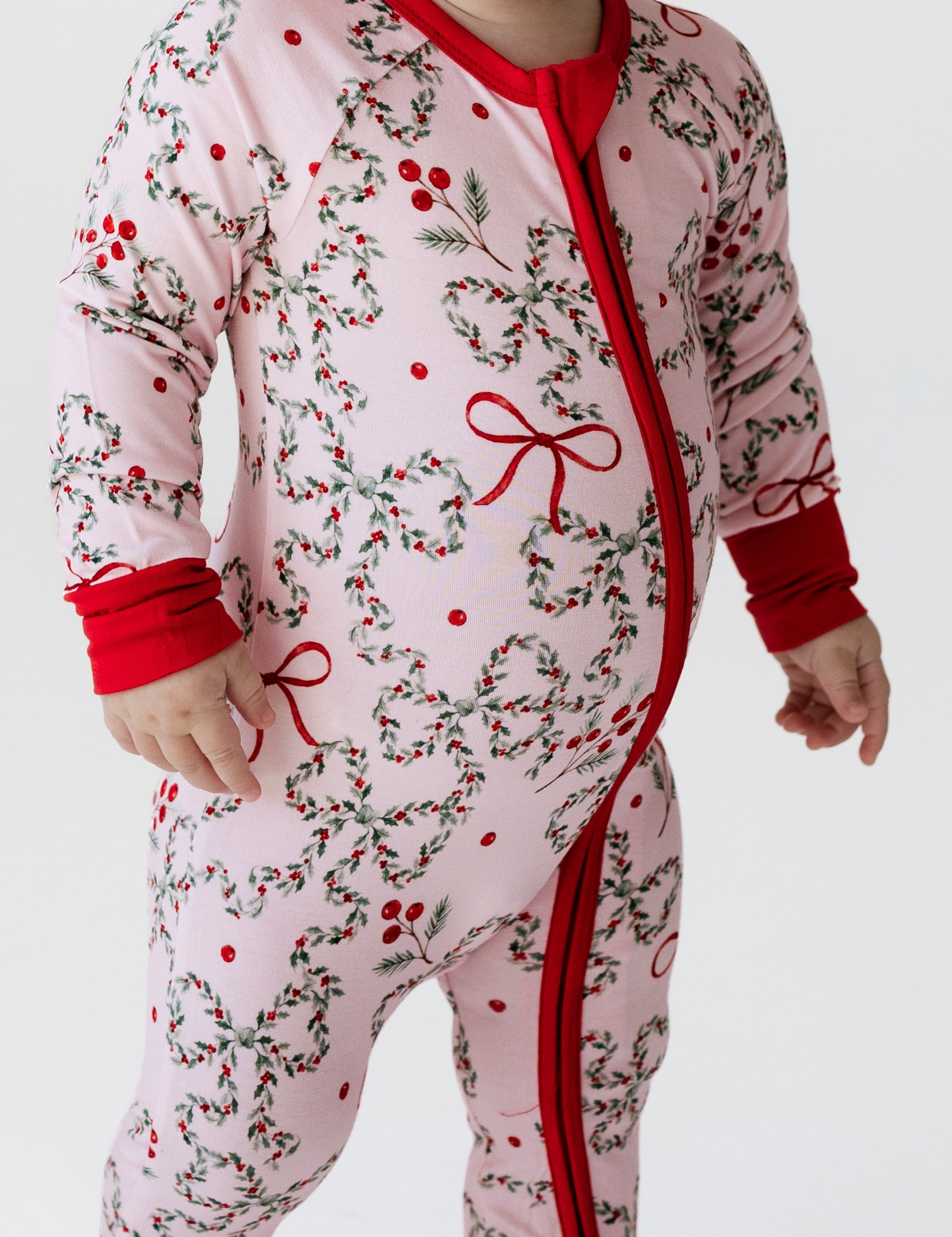 PDP-MistletoeBows-Zipper-2_2x_21443eed-de30-4eff-b500-115ab52b8585.jpg