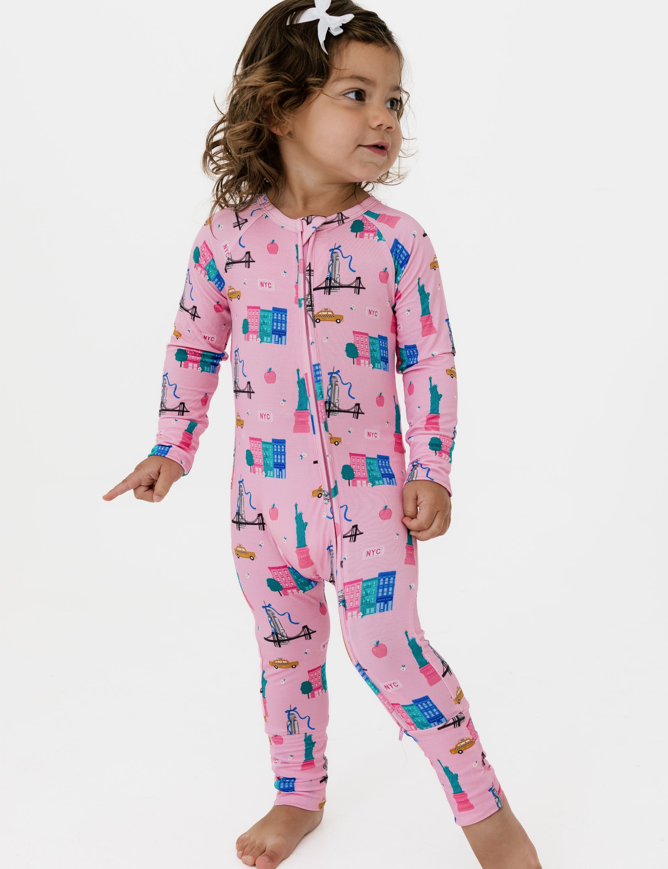 PDP-PinkBigAppleDreams-Zipper1_2x_f67ceacd-b748-47f7-901a-a7c36b11dc0b.jpg