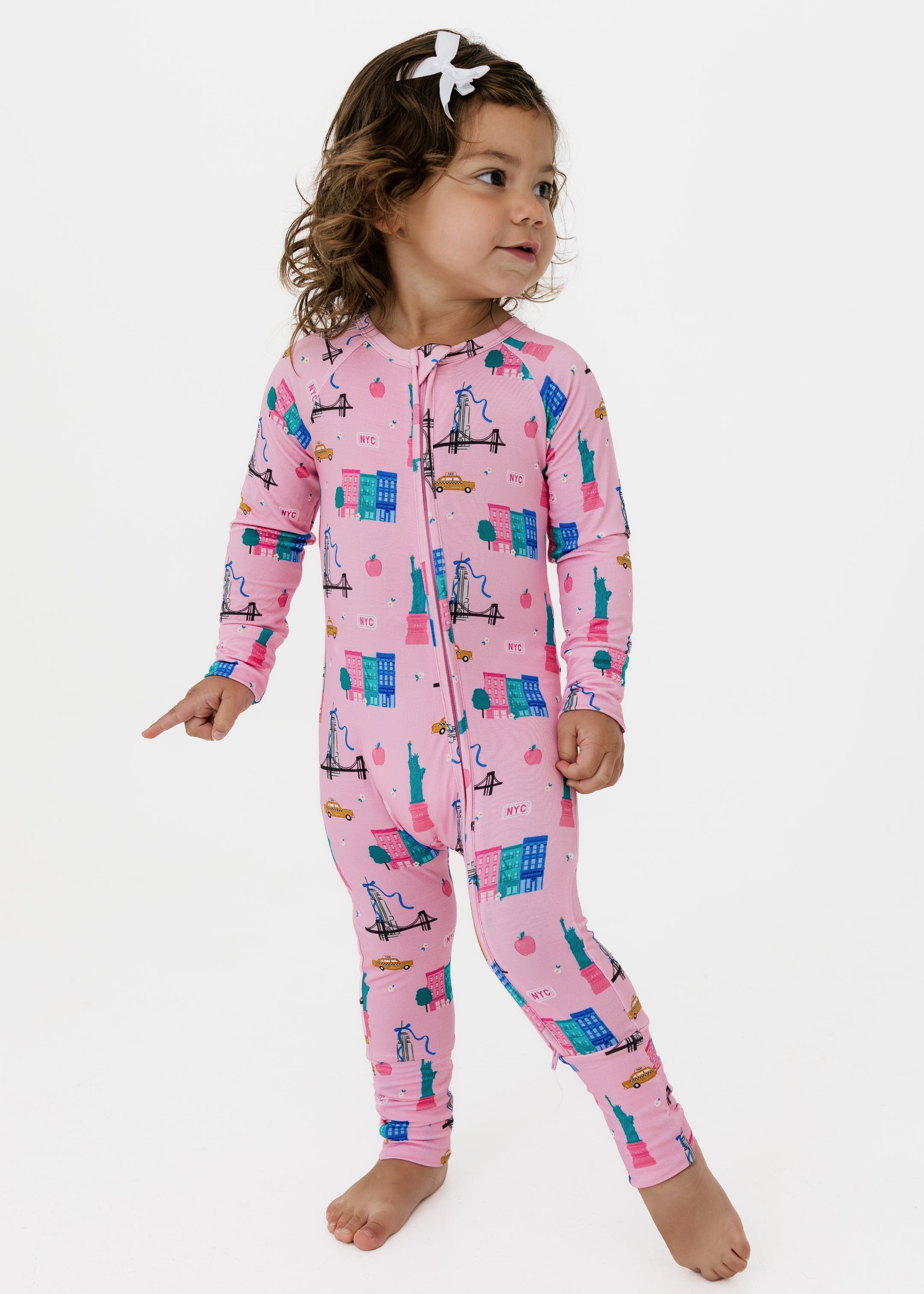 PDP-PinkBigAppleDreams-Zipper1_2x_f67ceacd-b748-47f7-901a-a7c36b11dc0b.jpg