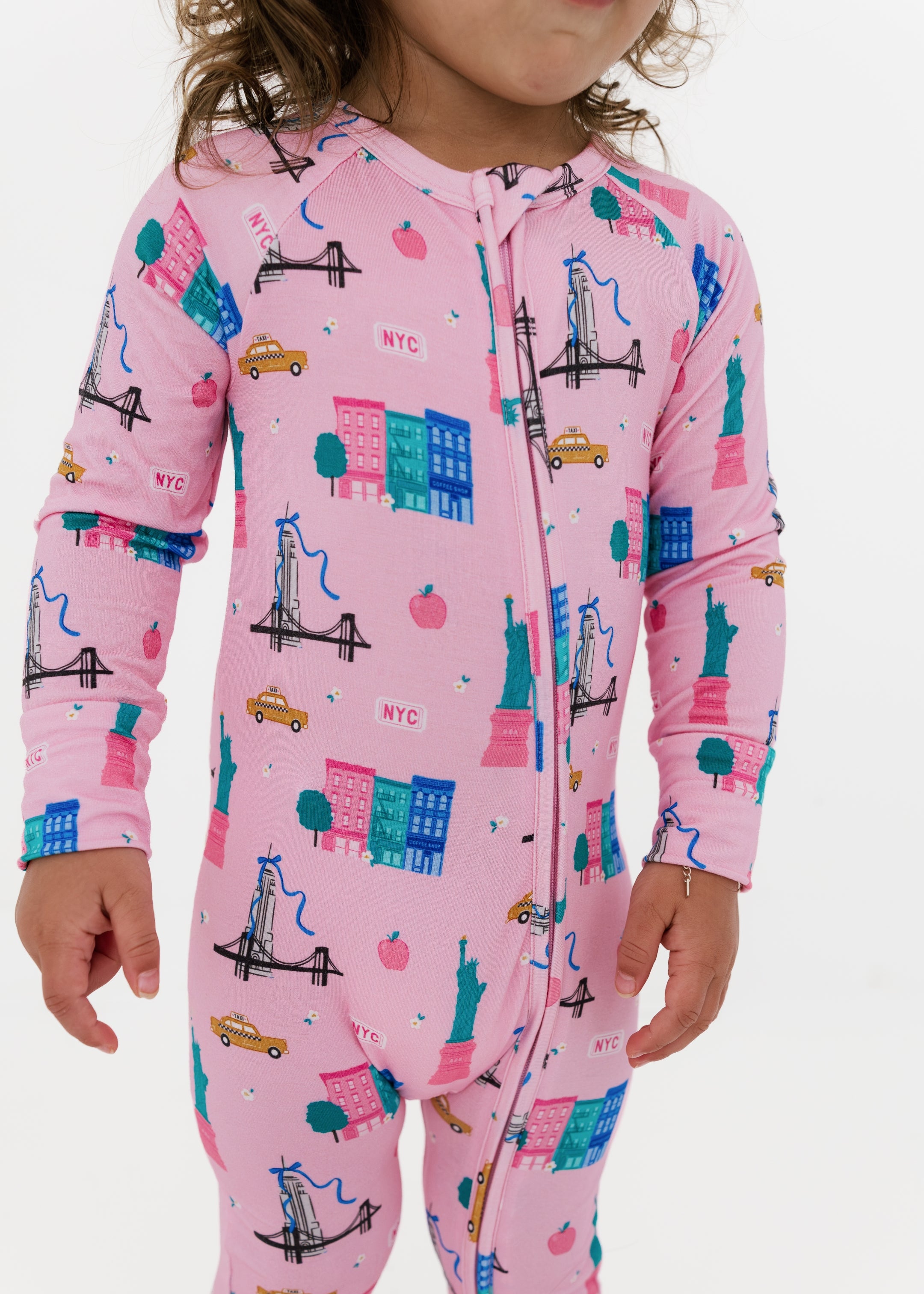 PDP-PinkBigAppleDreams-Zipper2_2x_a577c8c3-188c-425e-9986-74eaaefca4cc.jpg