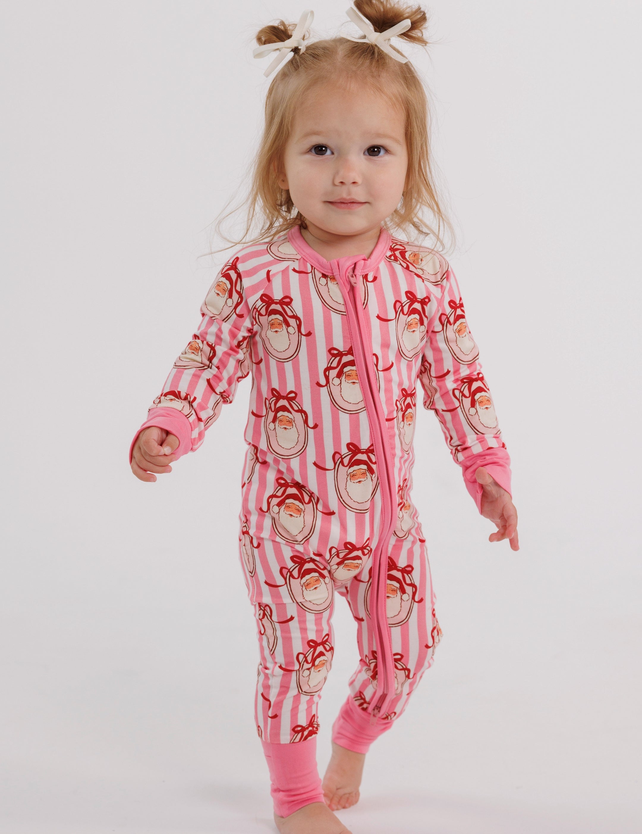 PDP-PinkSanta-Zipper-1_2x_f328247d-fe0a-4c87-a58b-42f054ade835.jpg
