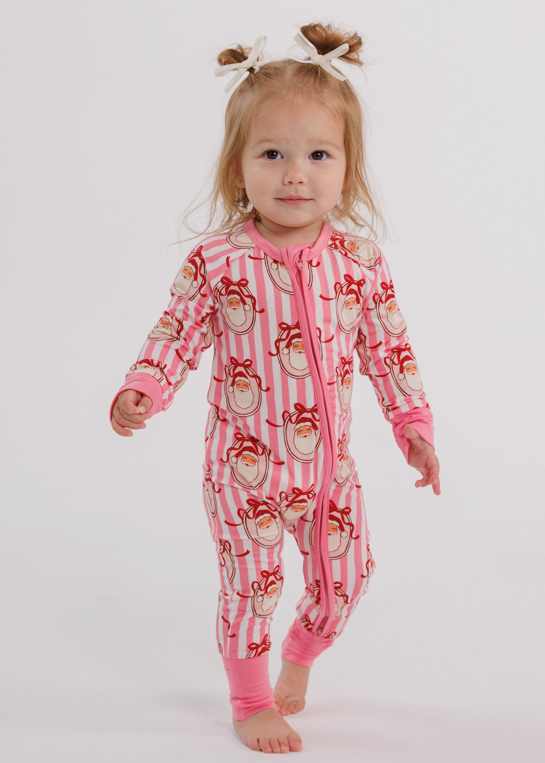 PDP-PinkSanta-Zipper-1_2x_f328247d-fe0a-4c87-a58b-42f054ade835.jpg