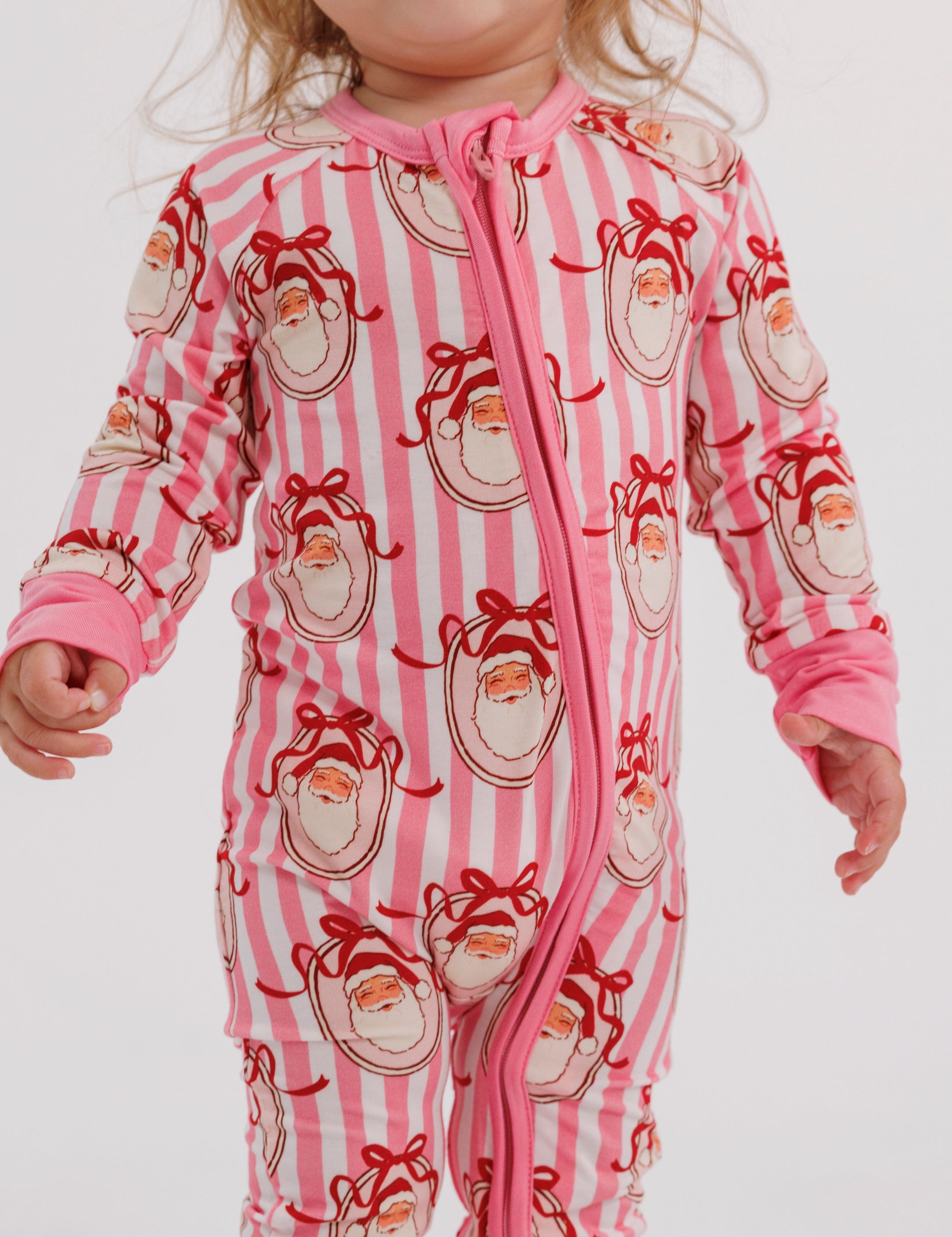 PDP-PinkSanta-Zipper-2_2x_afef1694-4c05-4b2d-97aa-2e8bd093c48a.jpg