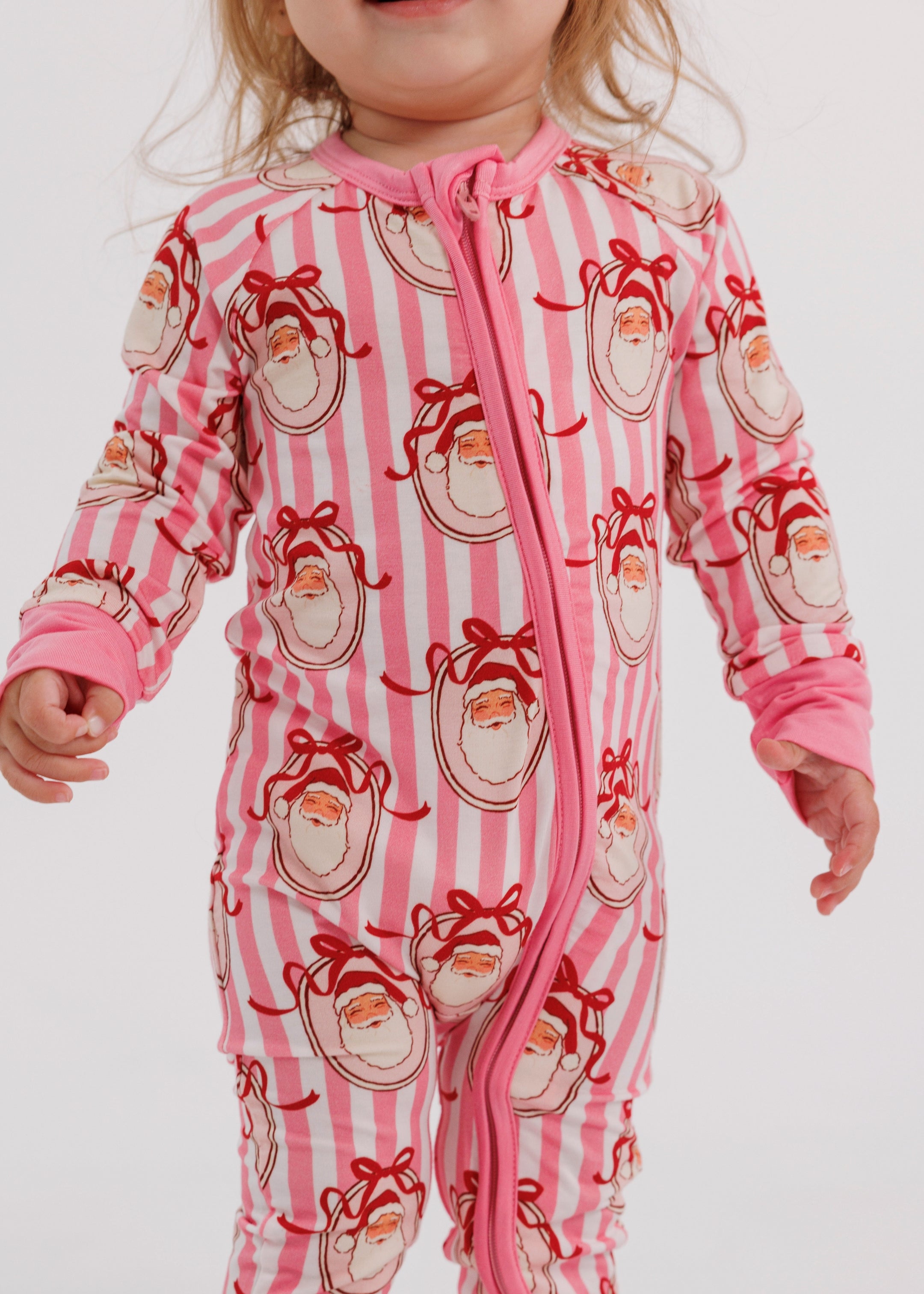 PDP-PinkSanta-Zipper-2_2x_afef1694-4c05-4b2d-97aa-2e8bd093c48a.jpg
