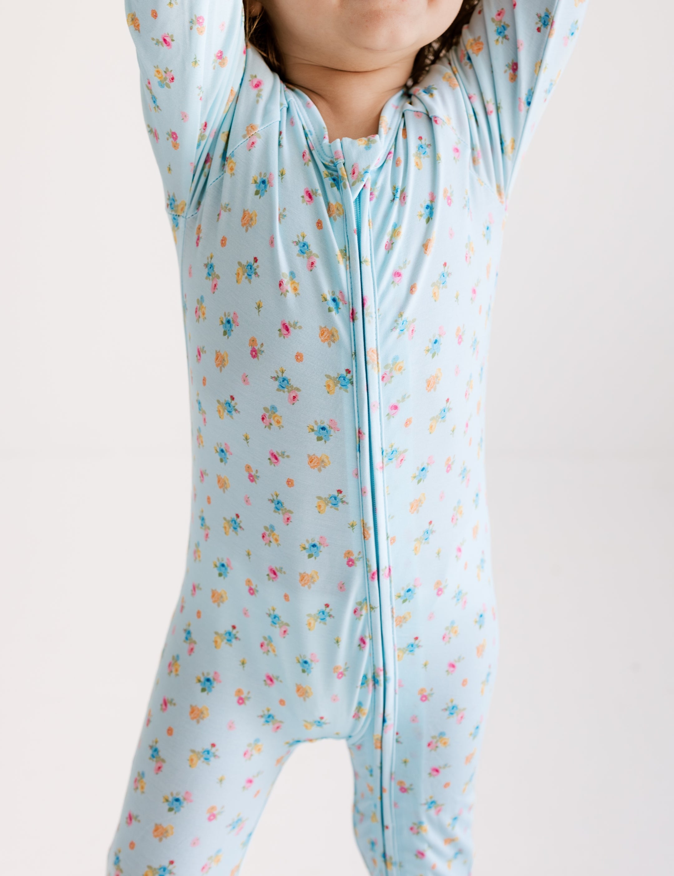 PDP-PoppyBlue-Zipper-2_2x_8dc57d02-c201-4991-b70d-612e688a34e5.jpg