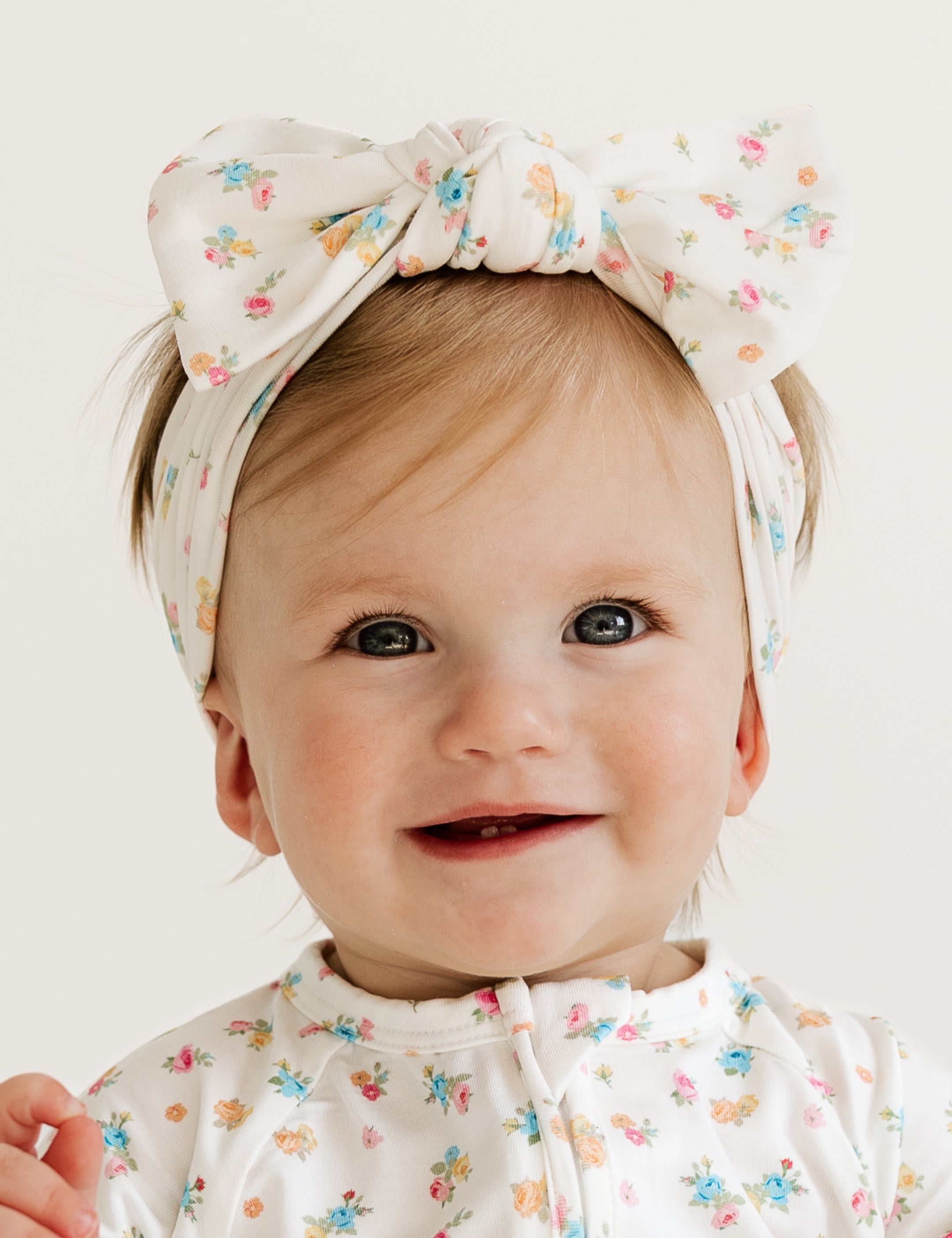 PDP-PoppyWhite-Headband-2_2x_89edb793-308f-41e4-9360-d6aee2451f0d.jpg