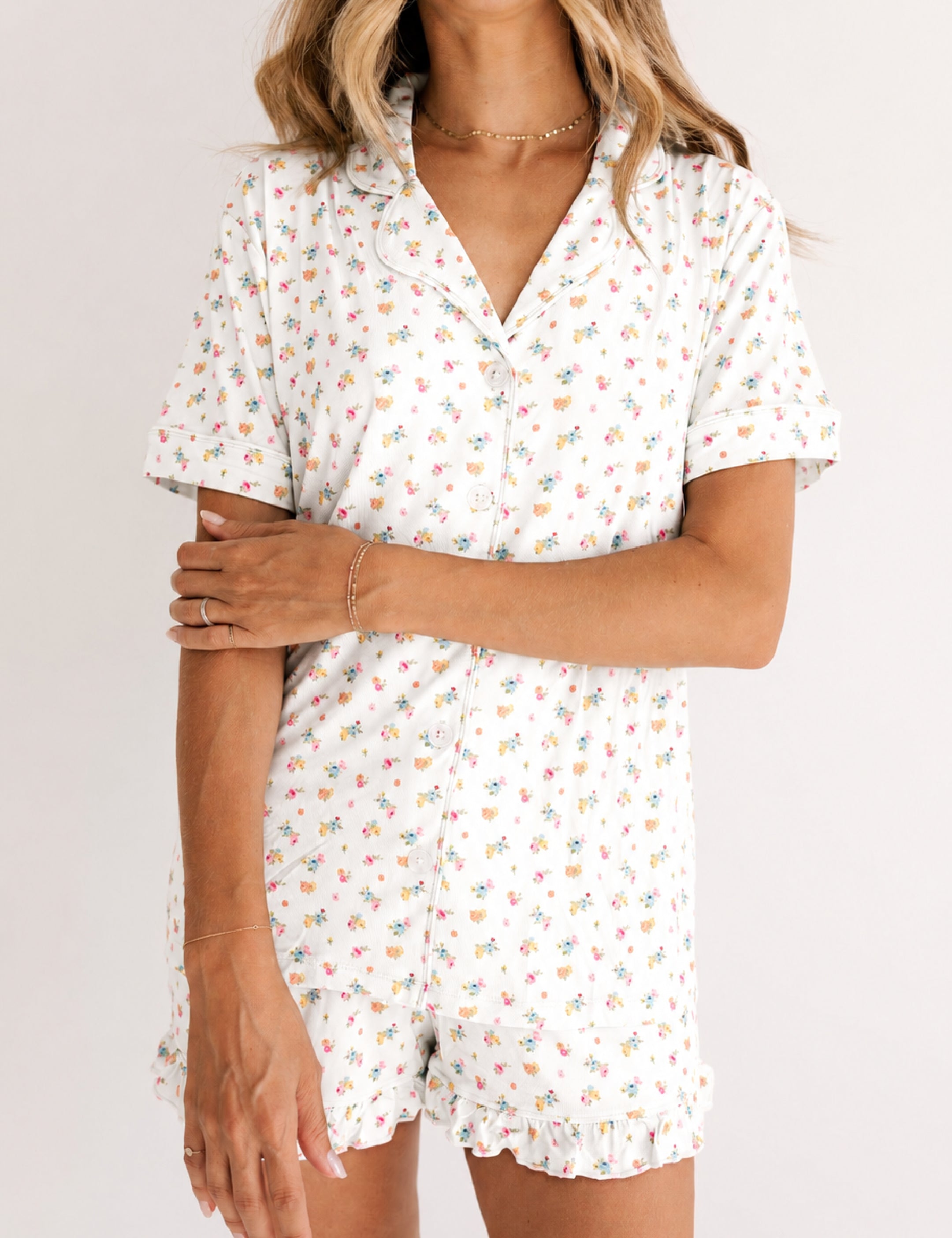 PDP-PoppyWhite-Womens-1_2x_ea1baa7f-a2a5-40f1-a1a8-4d0fdd922174.jpg