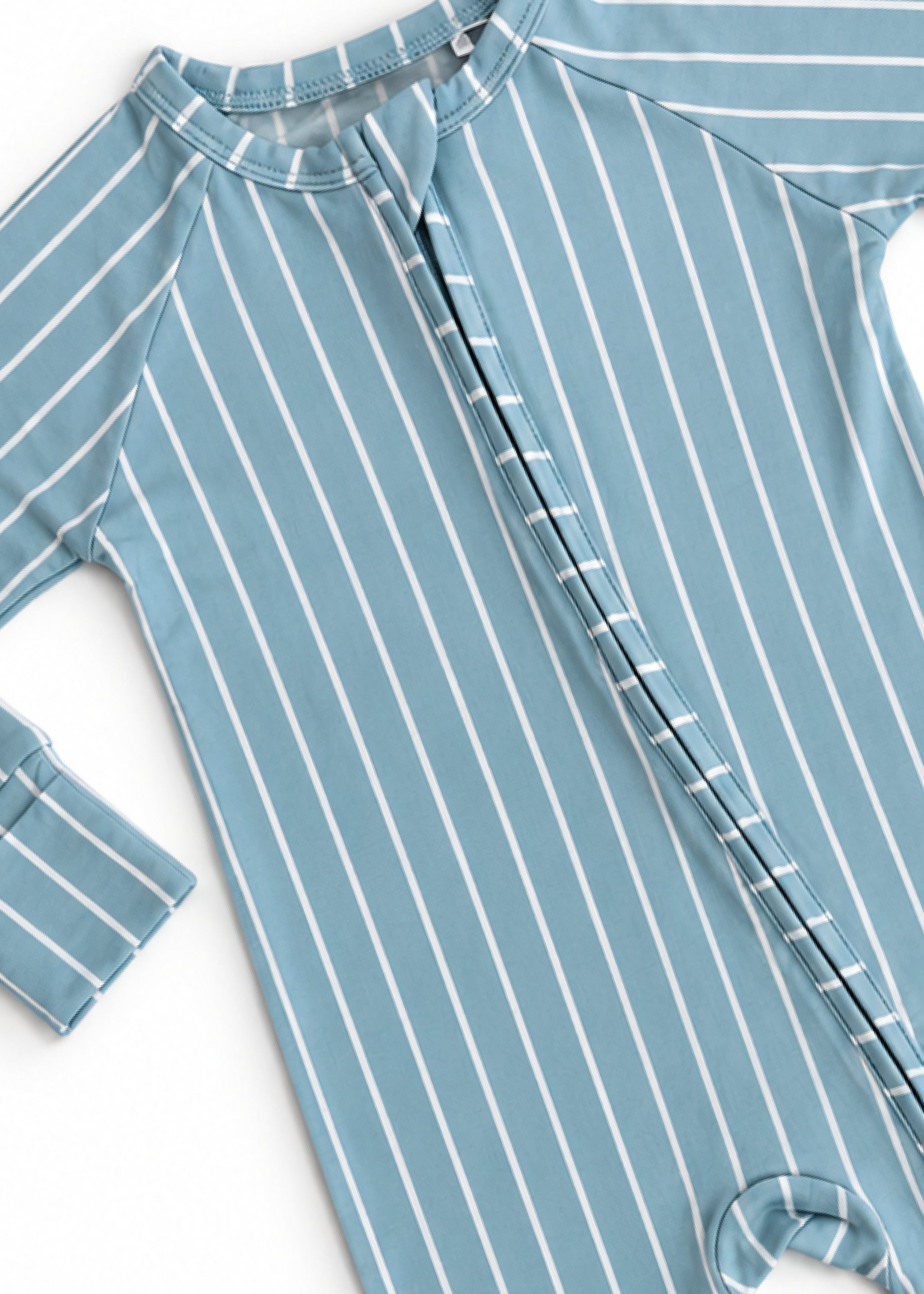PDP-PowderBlueStripe-Zipper-2_2x_c7725152-1237-412b-af18-4d6b8dc98ebc.jpg