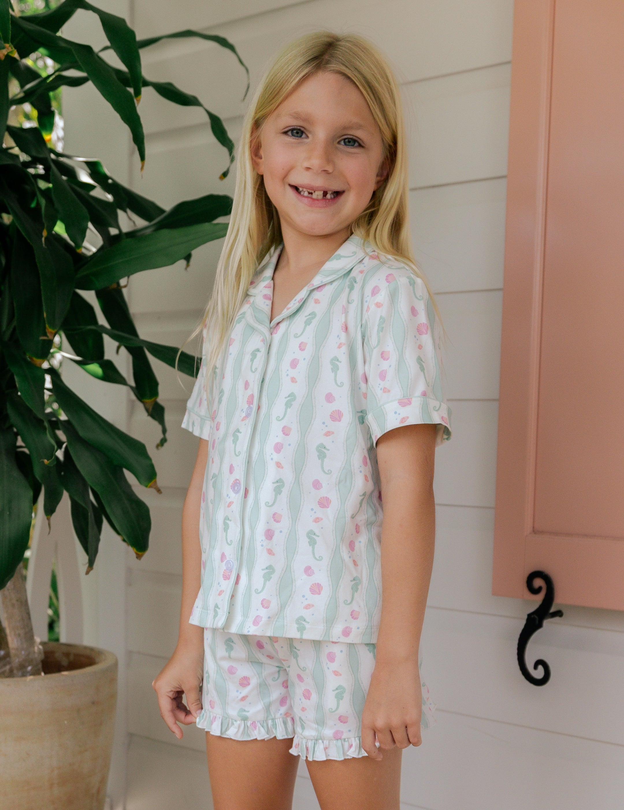 PDP-ShorelineDreams-ButtonUp-1_2x_b042168e-8136-4d61-ad4c-19e3e683e496.jpg