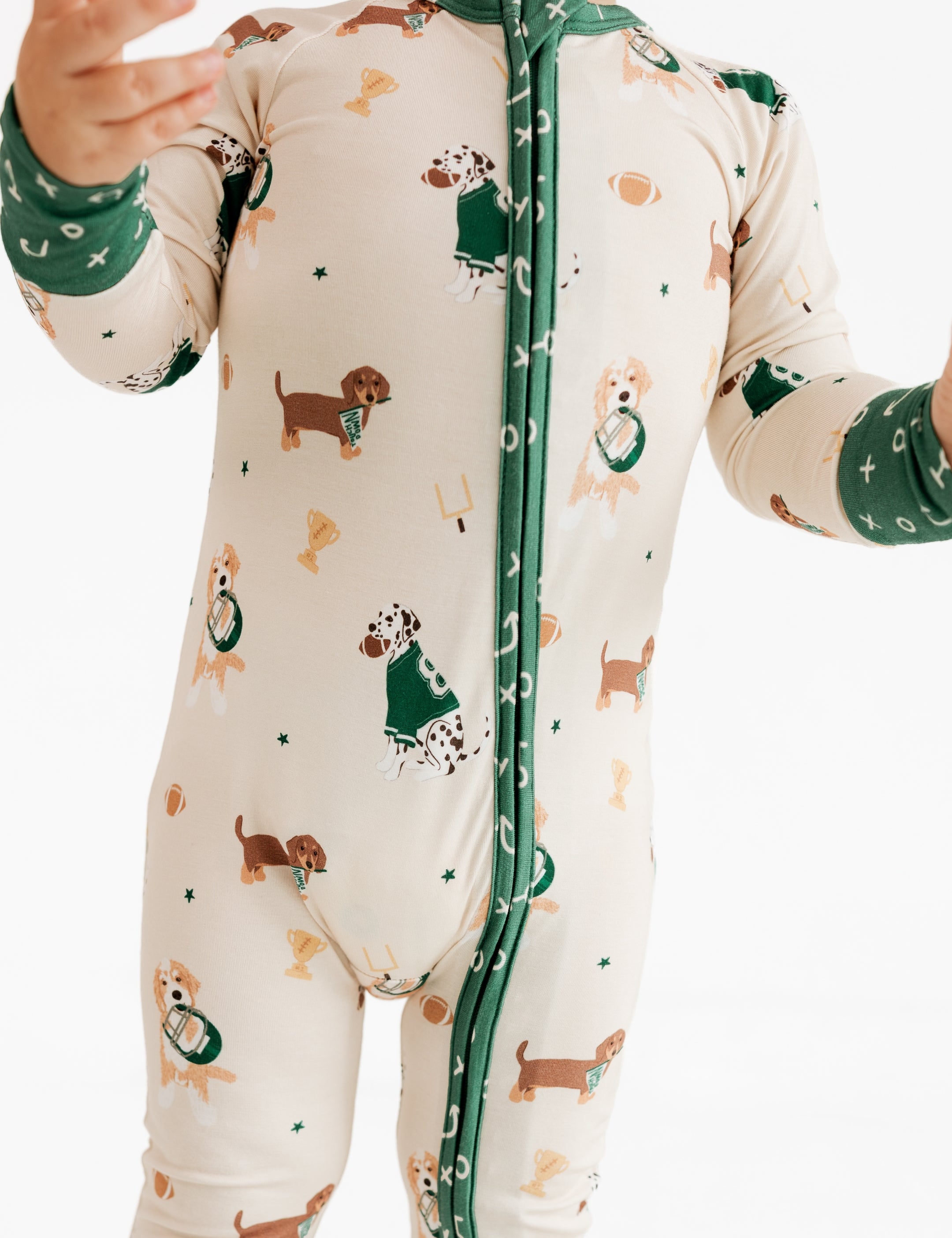 PDP-VarsityPups-Zipper-2_2x_427ec6c7-2780-456f-9285-fa584d84882e.jpg