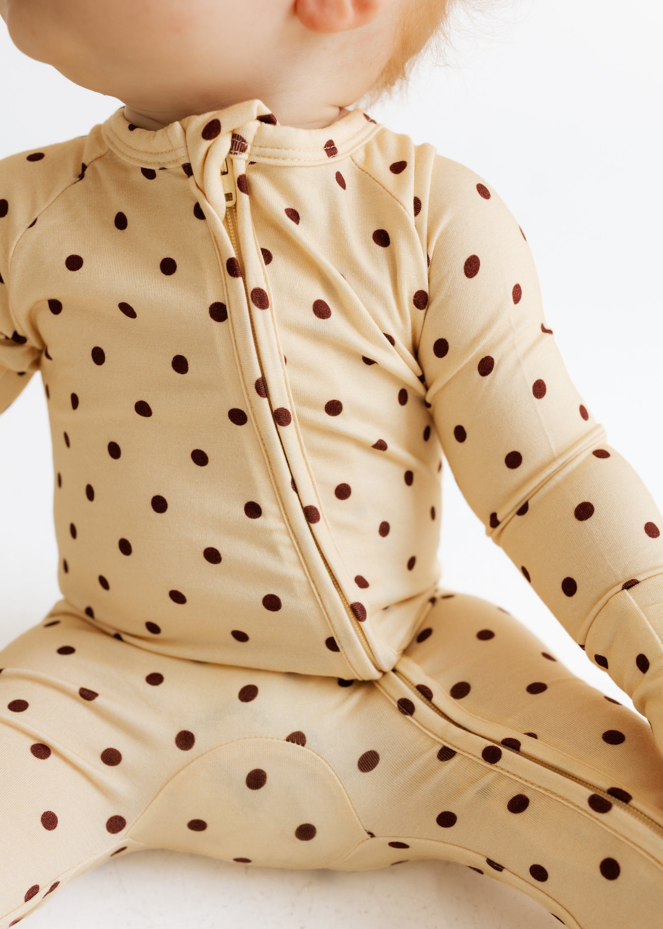 PDP-YellowBrownPolkaDot-Zipper-2_2x_68716bbe-ba04-40a6-8620-0ccf77555ea7.jpg